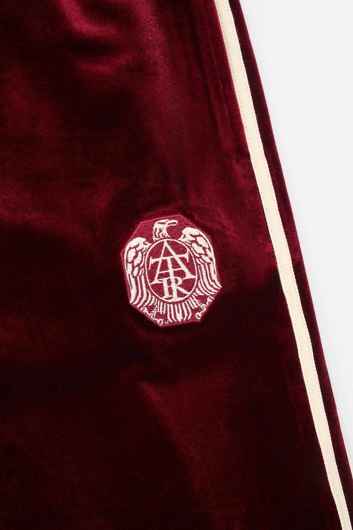 MCVUK1454-B2374BURCT_BURGUNDYCREST_4_2048x2048.jpg